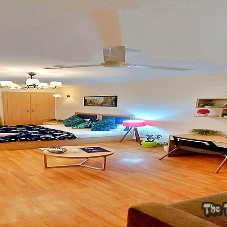 Top Luxury & Couple Friendly Stay Gp By Taj Suites & Studios #New Year Party & Stay Noida Exterior foto